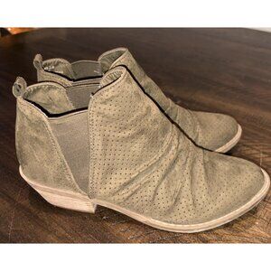 Report Green Suede Perforated Clarice Heeled Bootie Ankle Boots Women's Size 7.5